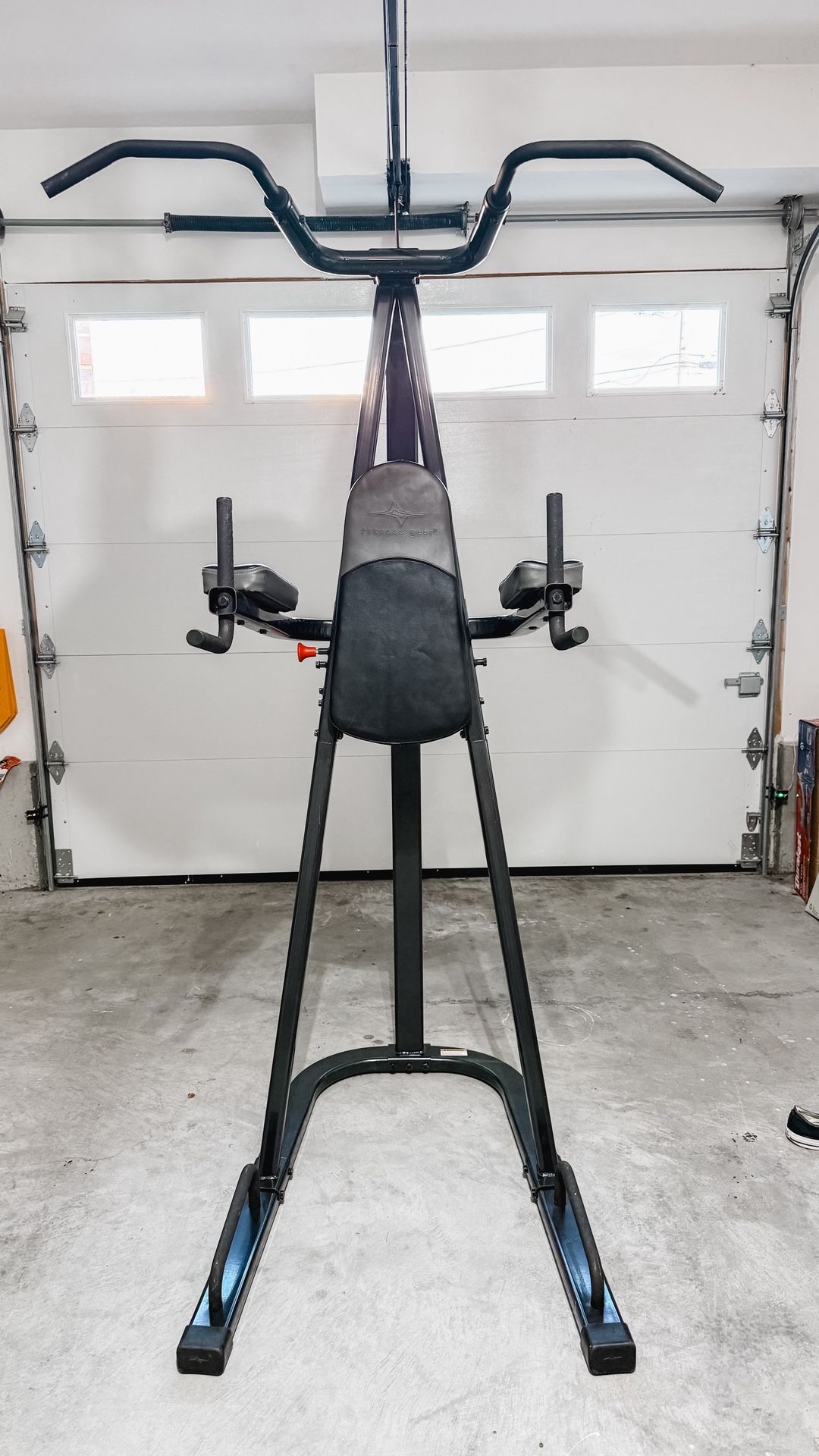 Leg Raise / Dip / Pull Up / Push Up Station