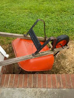 Wheel barrel