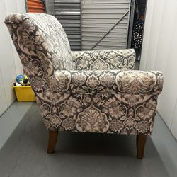 Sitting chair