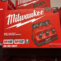 Milwaukee M18 And M12 Rapid Charger Station 