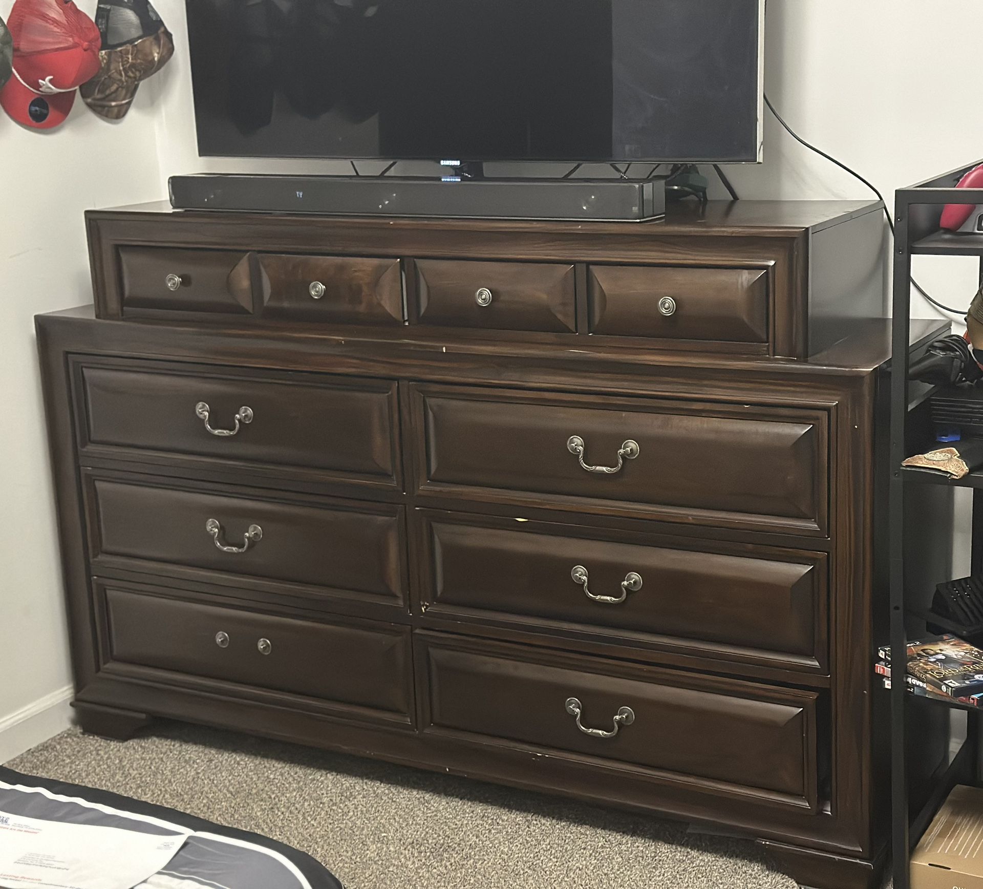 Dresser