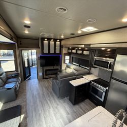 2018 Grand Design Momentum 394M
