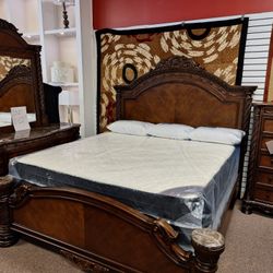 King Bed Dresser, Mirror And Chest 