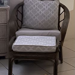 Wicker Chair With Ottoman