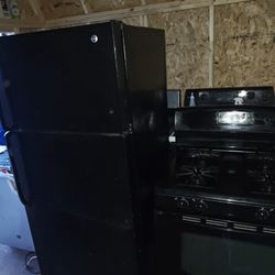 Black Stove Fridge Set 