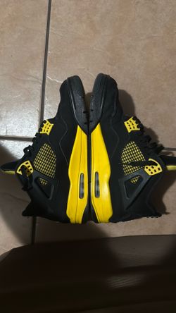 Jordan 4 yellow thunders