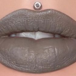 Jeffree Star Velvet Trap