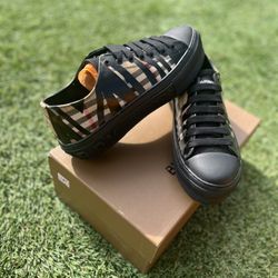 Burberry sneakers