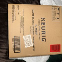 K-mini keurig Coffee maker (never Opened)