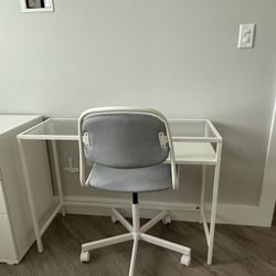 White Desk And Chair 