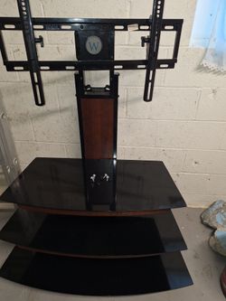 Free tv stand