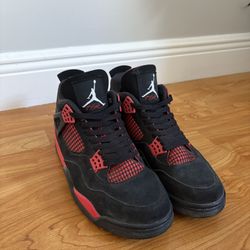 Beautiful Jordan 4 Retro Red thunders size 10