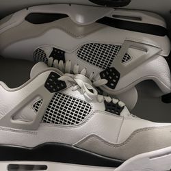 Jordan 4s