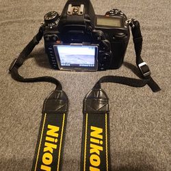Nikon D7000 Comes With Everything 
