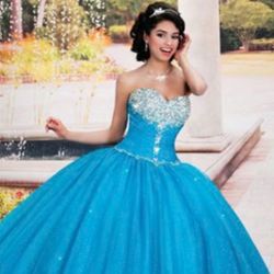 Beautiful Turquoise Tulle Sweetheart Bead Embellished Quinceañera Ball Gown Size S/M EUC 