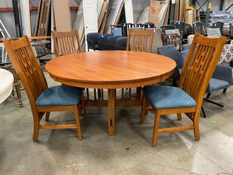 Vintage Mission Style Dining Room Set with Round Table and Upholstered Chairs (Set of 4)