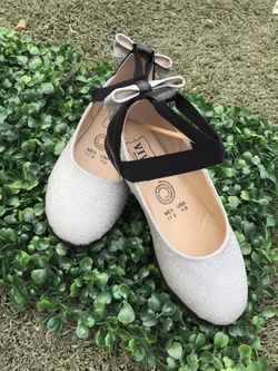 Leather flat shoes 🥿 girl black and silver glitter