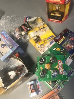 Assorted packer, lindros, Ali figures and bobbles
