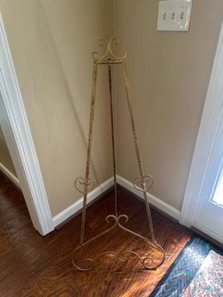 2 Metal Scroll Easels