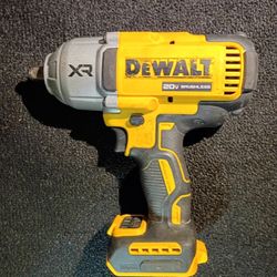 DeWalt DCF900 20v XR Brushless 1/2 in Impact w/ 4AH Batt