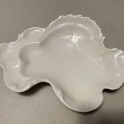 ANTIQUE ART NOUVEAU WHITE DISH
