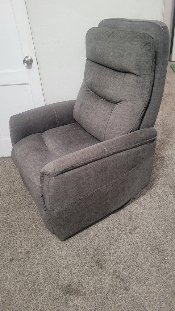 RECLINER CHAIR
