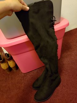 Knee black boots