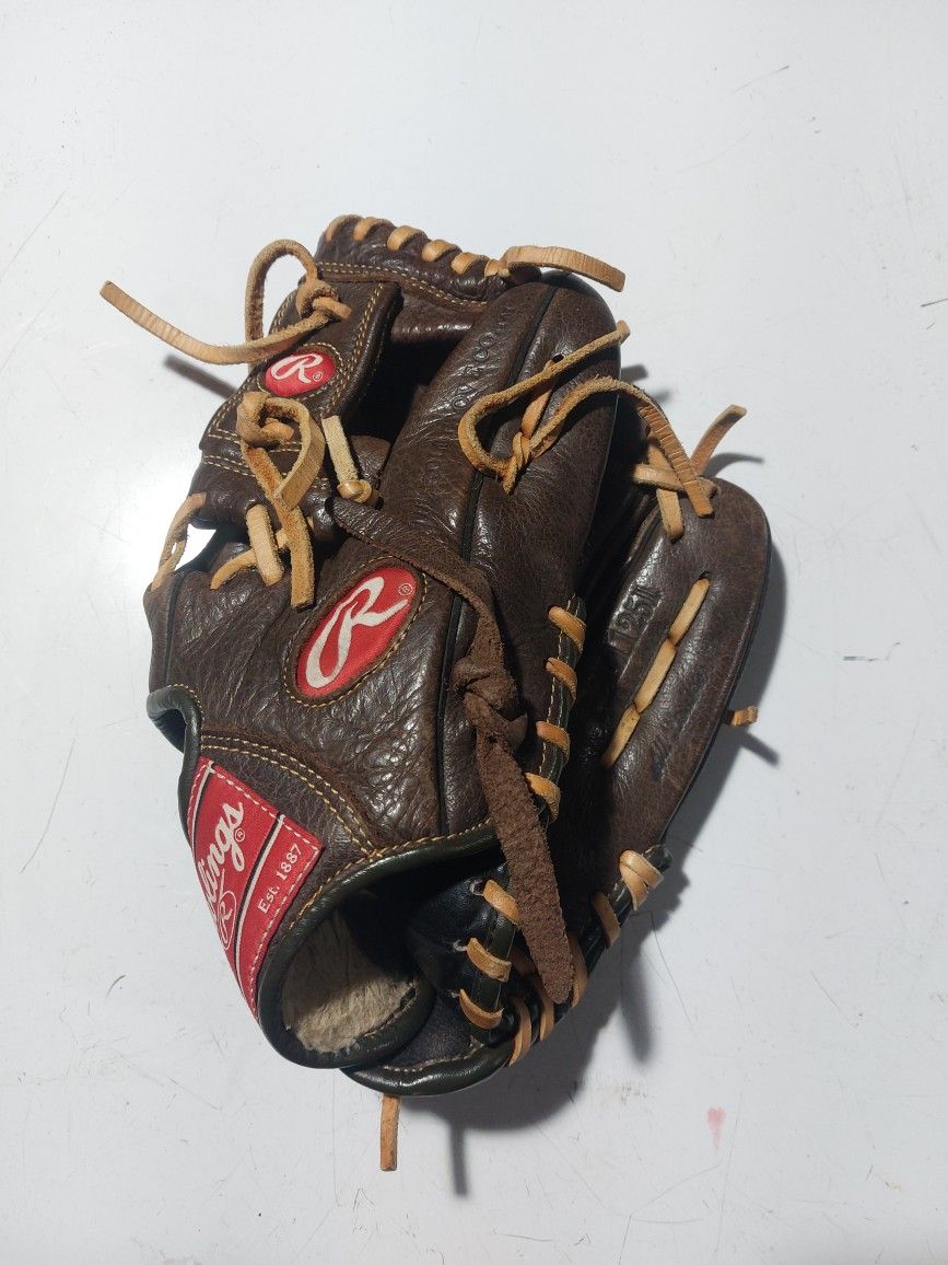 Rawlings Baseball Glove