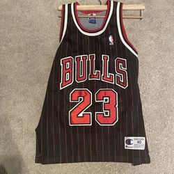 VTG MICHAEL JORDAN CHICAGO BULLS PIN STRIPE Authentic Jersey Champion SEWN - 40