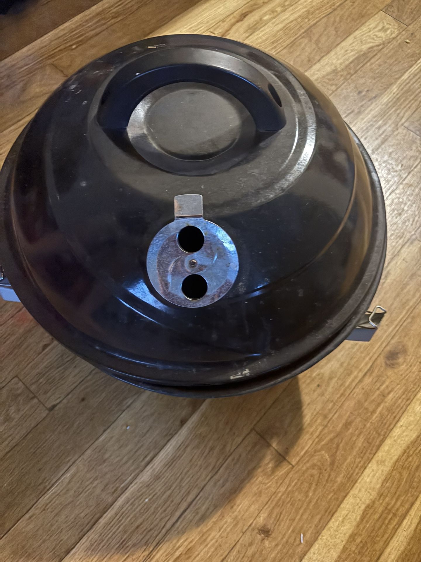 Charcoal Kettle Grill – Great for Summer BBQs!