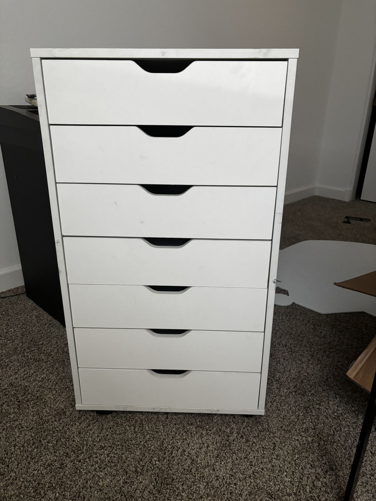 White 7 Drawers on wheels