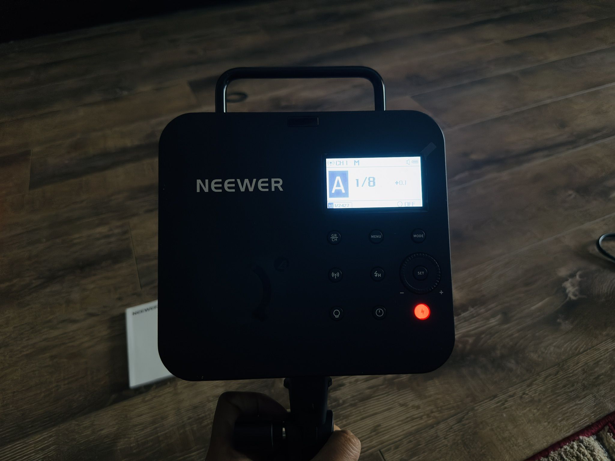 Lightly used Neewer Q4 400ws strobe for photography