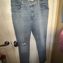 High Rise Levi's Women's size 33