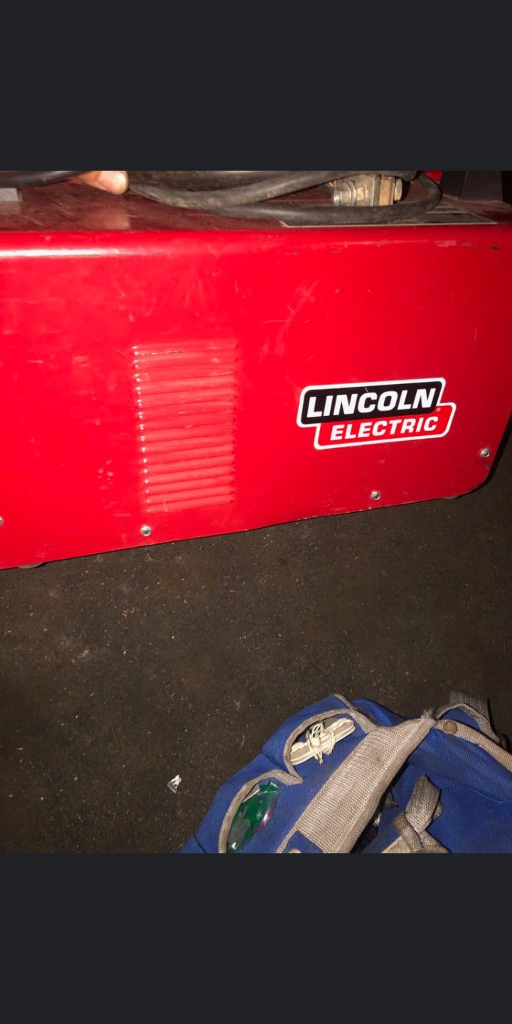 Small Lincoln welder works great tip is a little messed up