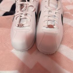 New Nike Cortez’s (white)