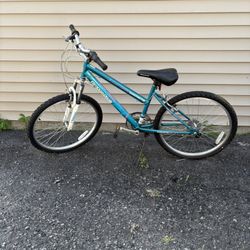 Granite Peak Roadmaster 24 Bicycle 