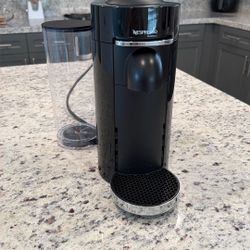 Nespresso Very Plus Deluxe Coffee And Espresso Maker By De’Longhi