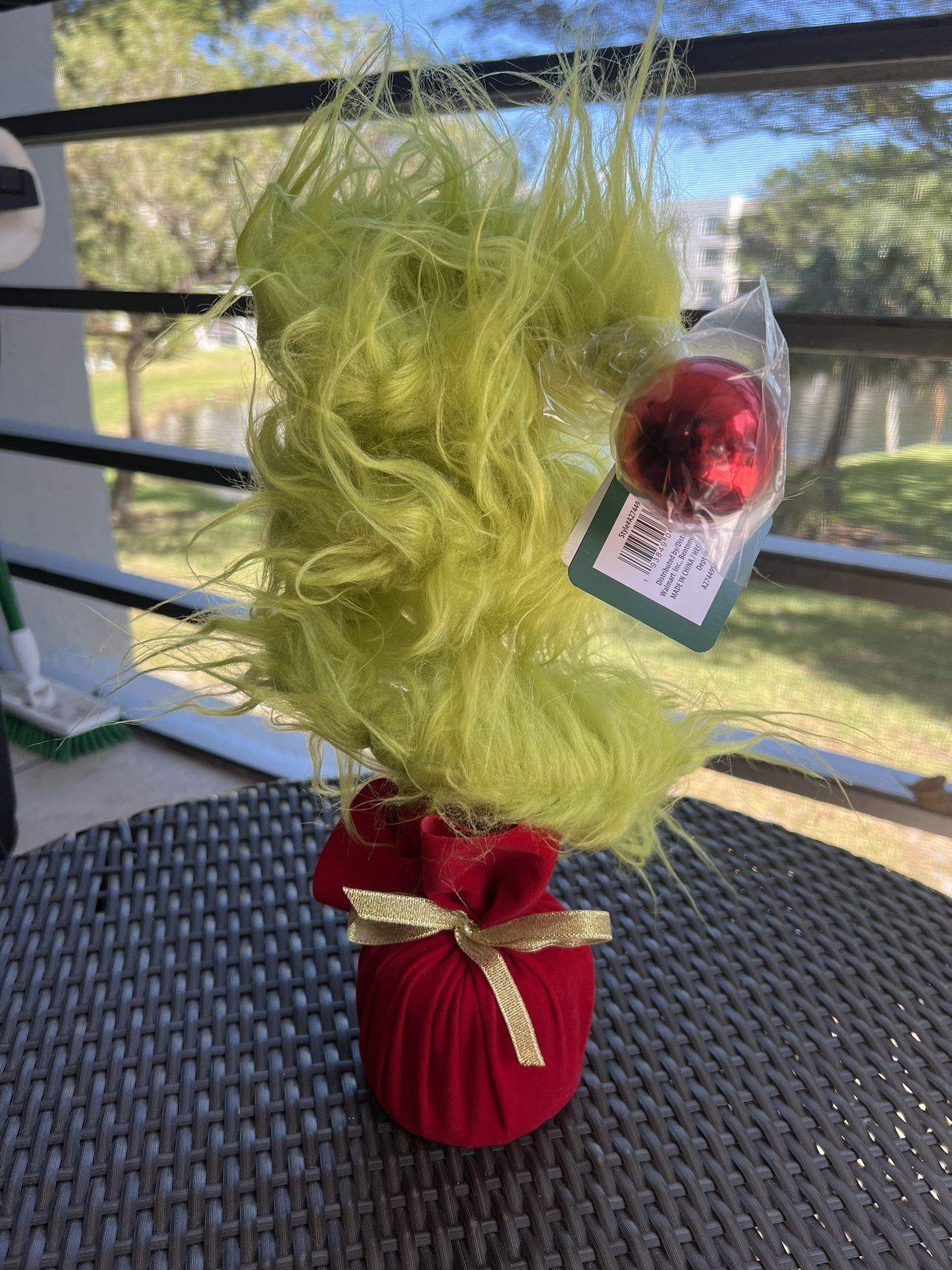 Dr. Seuss' How The Grinch Stole Christmas 13 inch Tree by Ruz