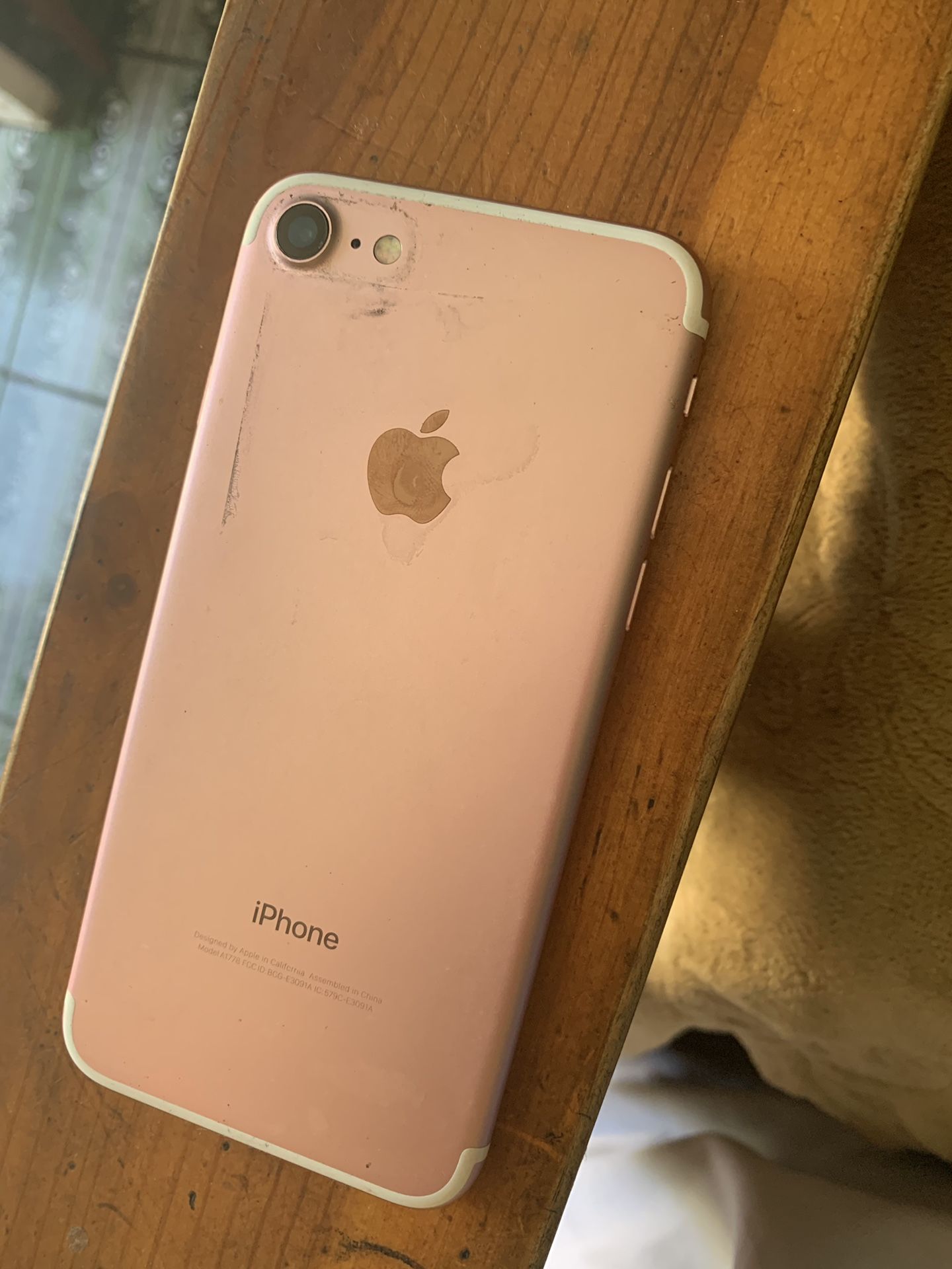 Rose gold iPhone 7 unlocked 128gb great condition!