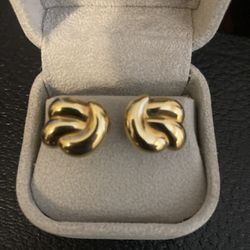 18k Gold Earrings Beautiful 