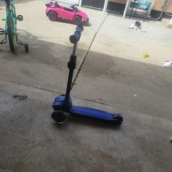 Kids Scooter With Light Up Wheels.