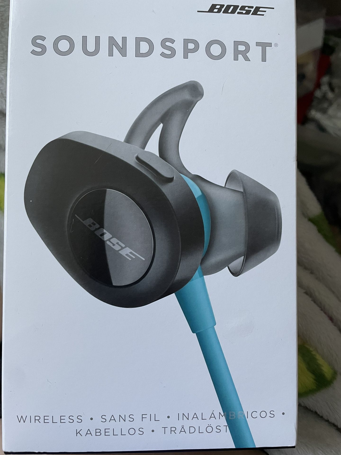 Boss Soundsport Bluetooth Earbuds Teal With Accessories 