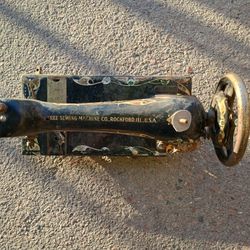 Singer Sewing Machine Vintage/Antique 