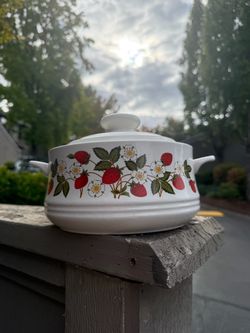 Strawberries N’ Cream Ceramic Dish w/ Lid