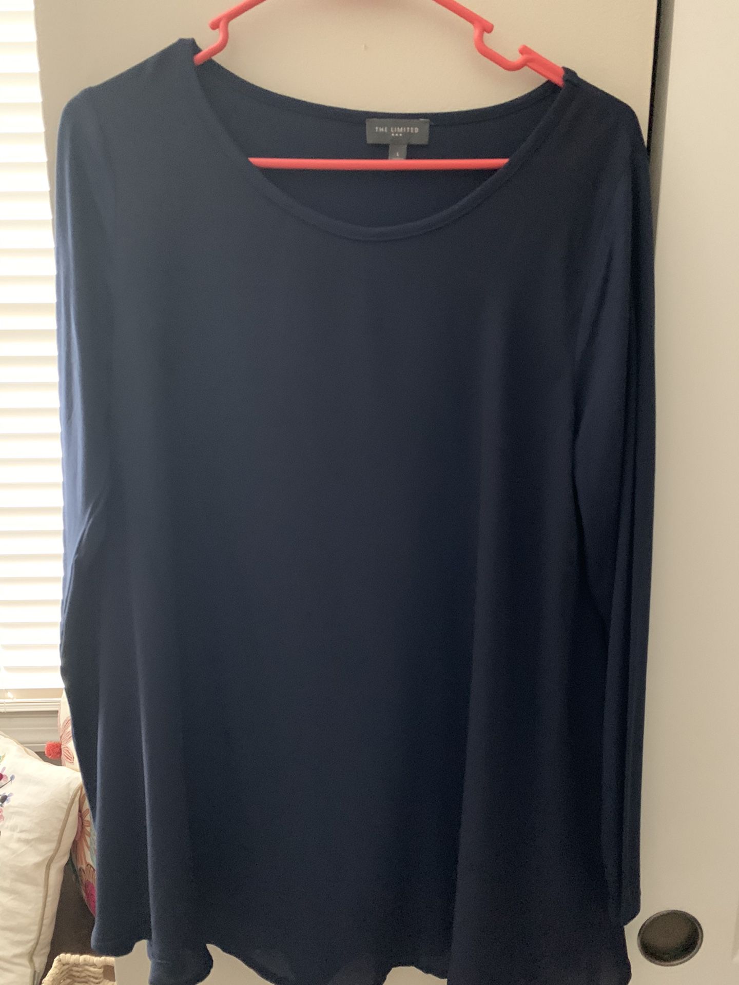 The Limited Navy Tunic top (sz L) never worn