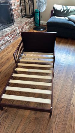 Toddler bed