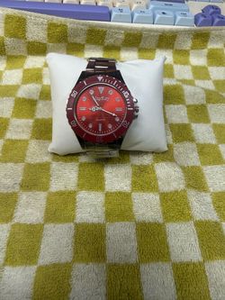 Red Dial Quartz Watch Silver Bracelet