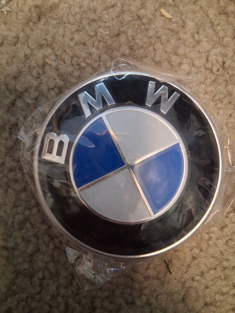 Bmw 74 Mm Rear Emblem New
