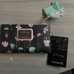 Disney / Loungefly Alice and Wonderland wallet