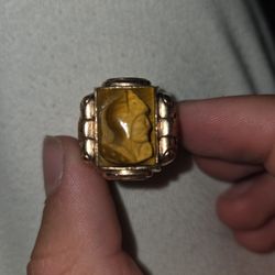 vintage 14K yellow gold ring featuring a Roman soldier intaglio. 1/30 In The World